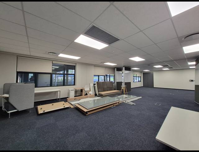 133M² OFFICE TO LET IN MELROSE ESTATE